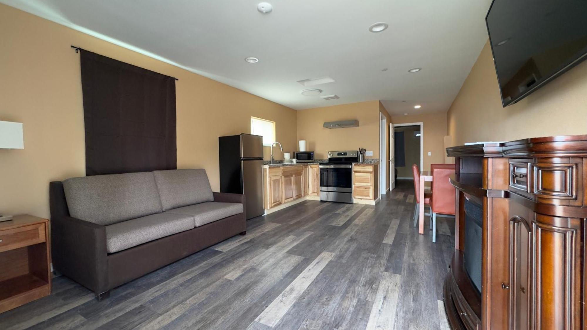 פורקס Far West Cabin-Tiny Homes Rental מראה חיצוני תמונה