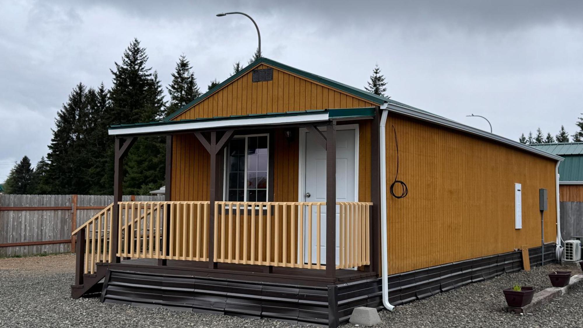 פורקס Far West Cabin-Tiny Homes Rental מראה חיצוני תמונה
